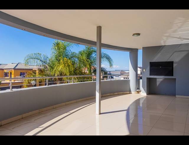 6 BEDROOM HOUSE FOR SALE IN BLUE VALLEY GOLF ESTATE